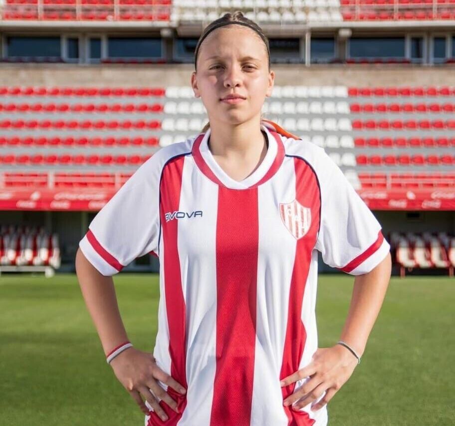 Valentina Toledo, promesa del fútbol femenino, ingresa a Unión
