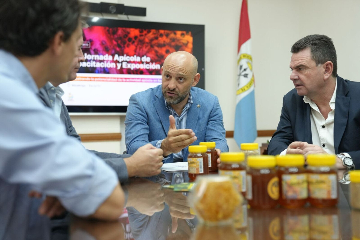 Provincia presentó la 34ª Jornada Apícola de Malabrigo