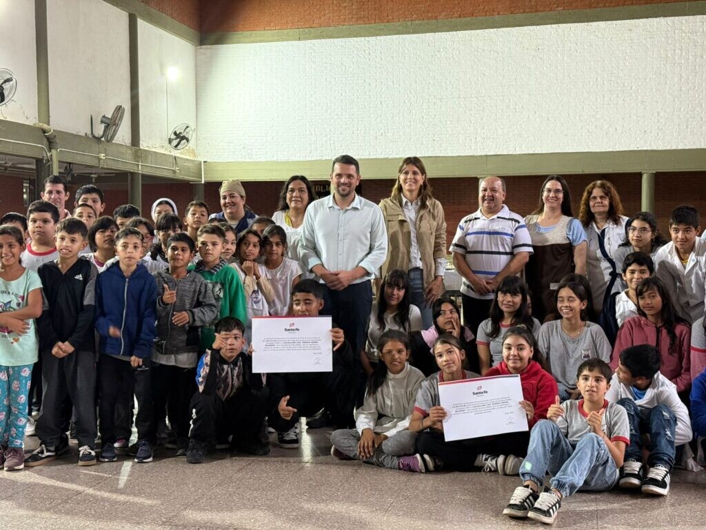 Colaboración con instituciones educativas: entrega de fondos FANI en Avellaneda