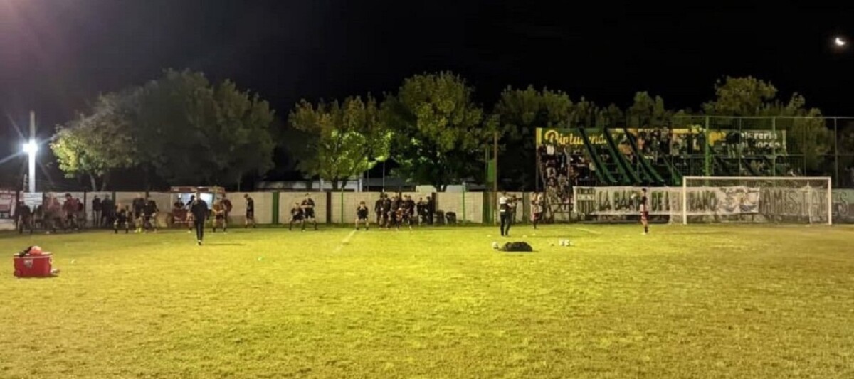 Fútbol: suspenden partido de Tigre-Tiro por incidentes entre hinchas