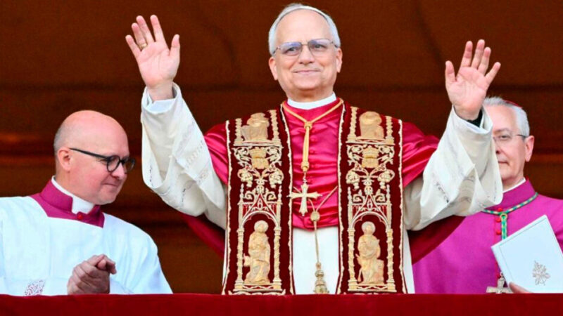 Robert Prevost es elegido nuevo Papa y asume como León X