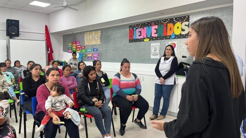 Taller para Madres Adolescentes en el CCI de B° Belgrano de Avellaneda