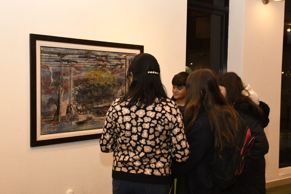 Chusmeando los cuadros con la vecina: un diálogo artístico entre ciudades