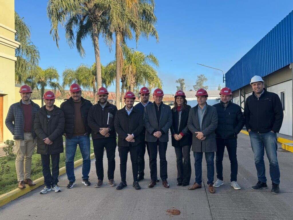 Braidot estuvo en el frigorífico de aves de la Unión Agrícola junto al Secretario de Industria