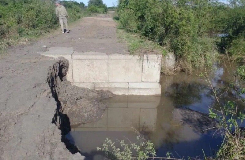 Vialidad se comprometió a reparar los caminos rurales en Colonia Durán