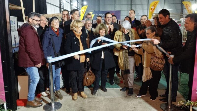 Inauguraron la Feria del Libro «Gente del Agua» en Reconquista