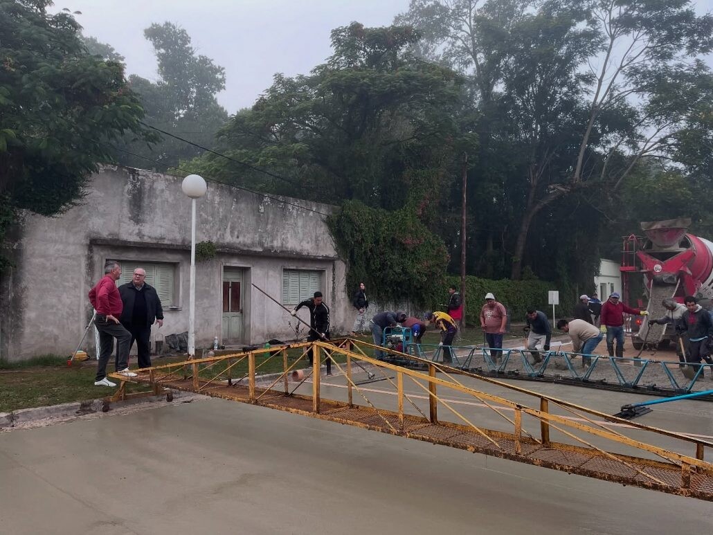 Finalizaron una nueva cuadra en calle 25 de Mayo de Romang