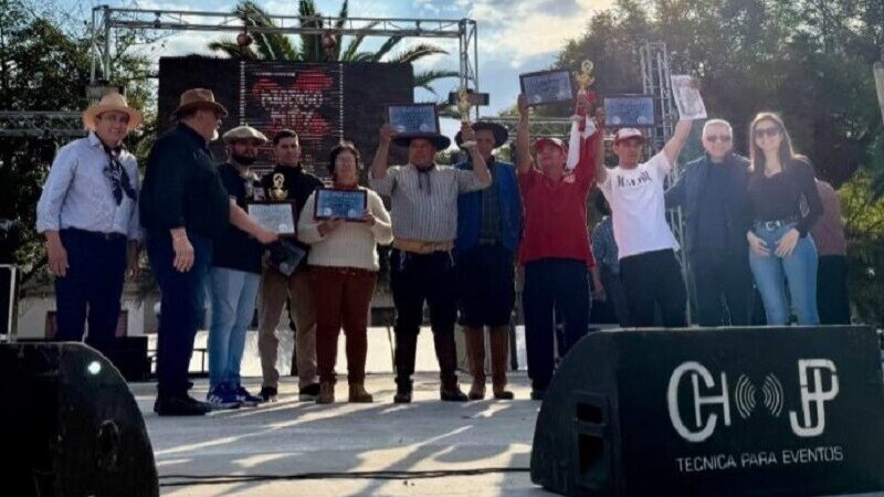 Ganadores del Campeonato de Asado a la Estaca en Calchaquí