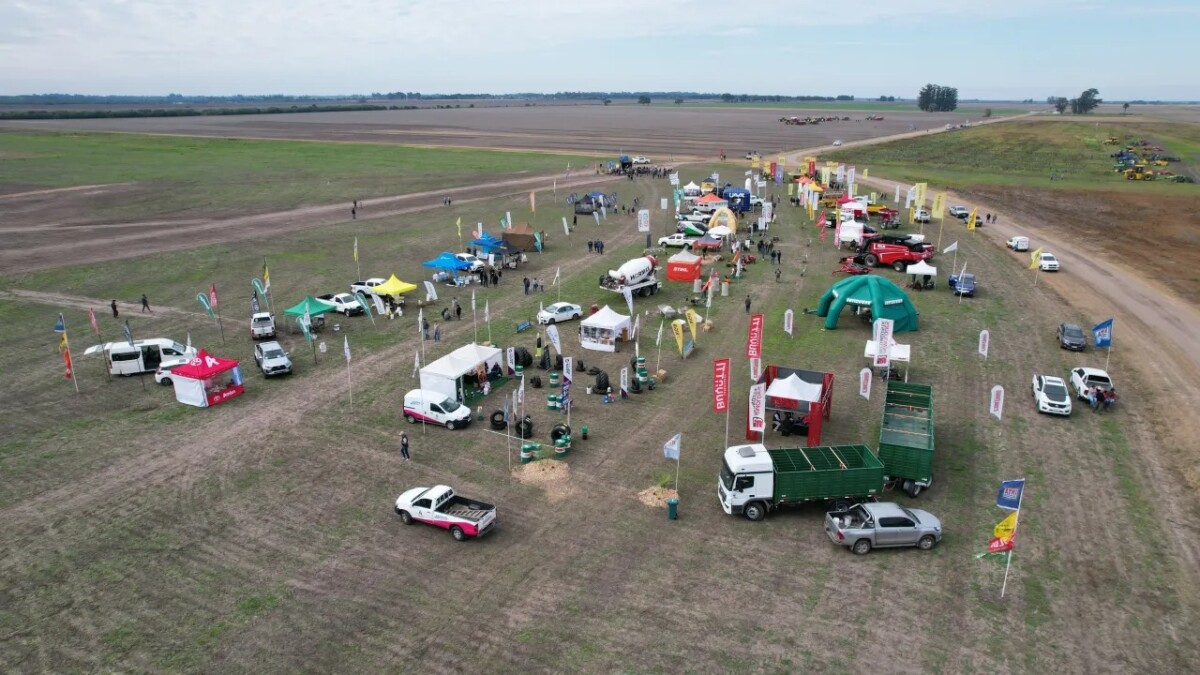 Exitosa «Expo Maquinaria en Acción» organizada por el INTA