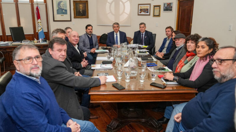 Provincia mantuvo un nuevo encuentro paritario con los gremios de la Administración Central