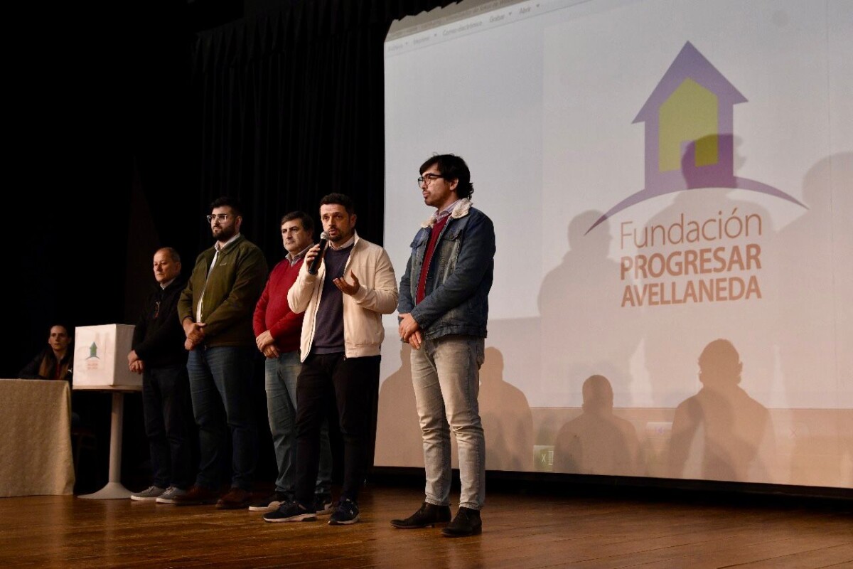 Avellaneda adjudicó 28 terrenos del programa “100 lotes” ¿quienes son los beneficiarios?