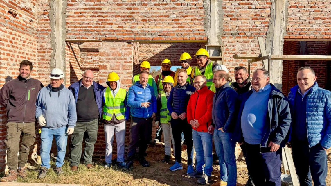 La Provincia avanza con el techado de 12 viviendas en Romang