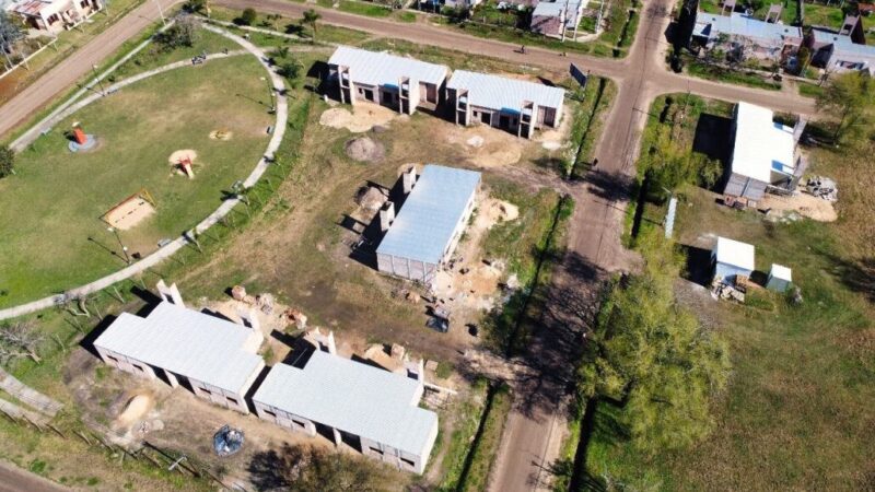Avanza la construcción de 12 nuevas viviendas en el Barrio Hospital de Romang