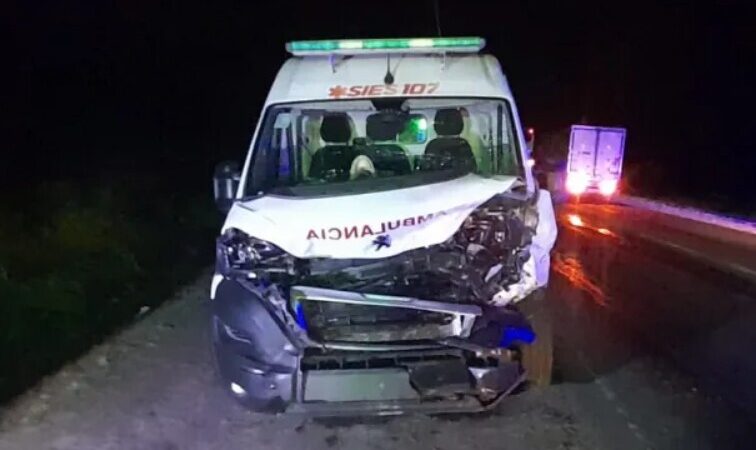 Margarita: ambulancia chocó con una vaca suelta en Ruta 11