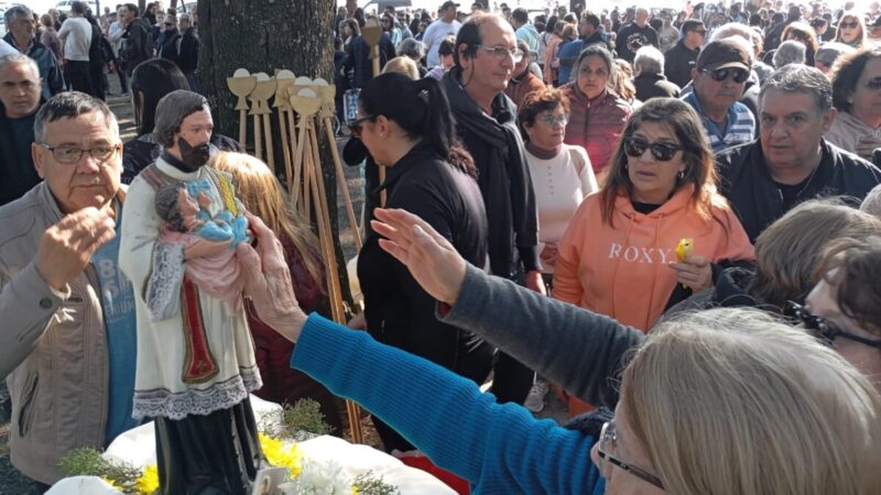 Masiva celebración en Barros Pazos por el día de San Cayetano