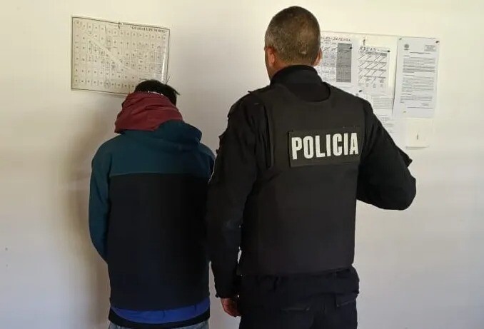 Violencia en el Barrio Luján: la policía detuvo a dos hombres que atacaron a una mujer