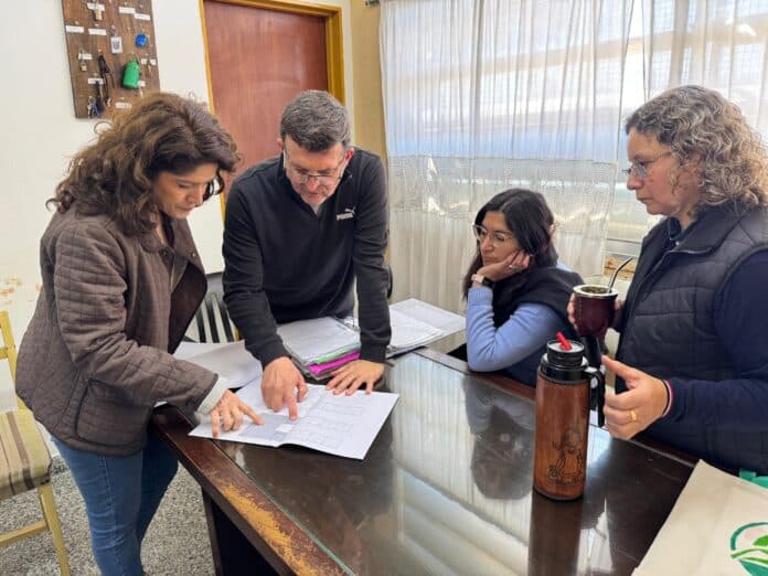 Vera inaugura comedor escolar en el Colegio Superior N°42