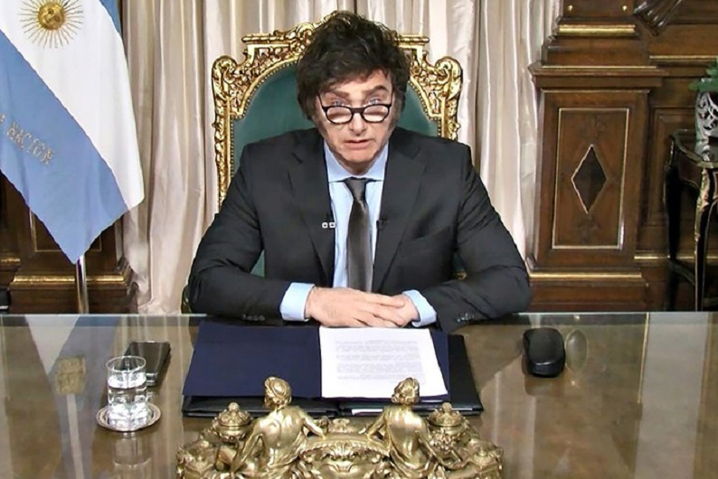 Milei presentó el Presupuesto 2026 con aumentos en salud, jubilaciones y universidades