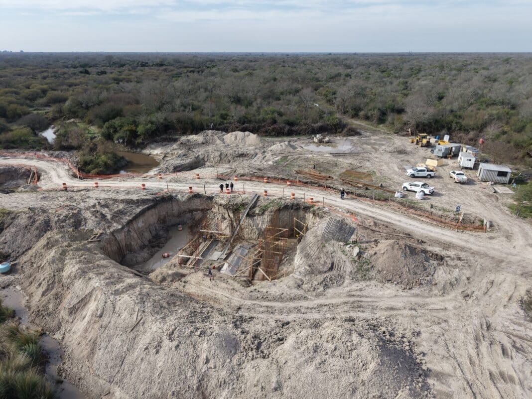 Provincia construye una alcantarilla de hormigón entre Vera y Caraguatay