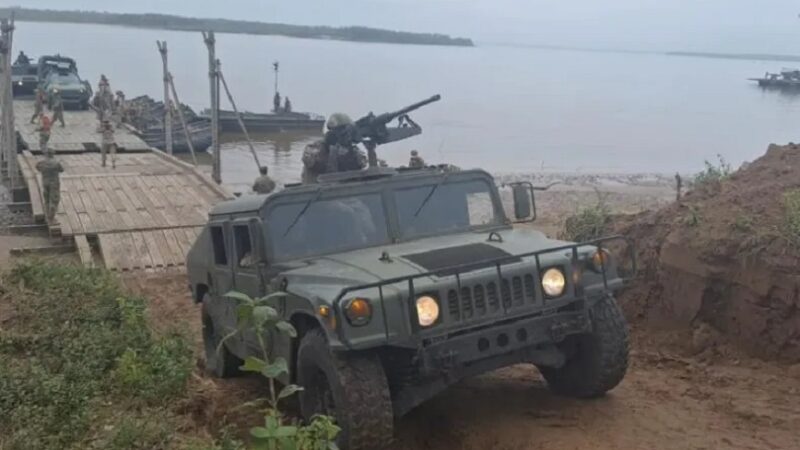 El Ejército realizó ejercicios militares en la costa chaqueña