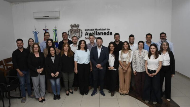 Sí, juro: concejales y gabinete municipal adhieren a la nueva Constitución de Santa Fe