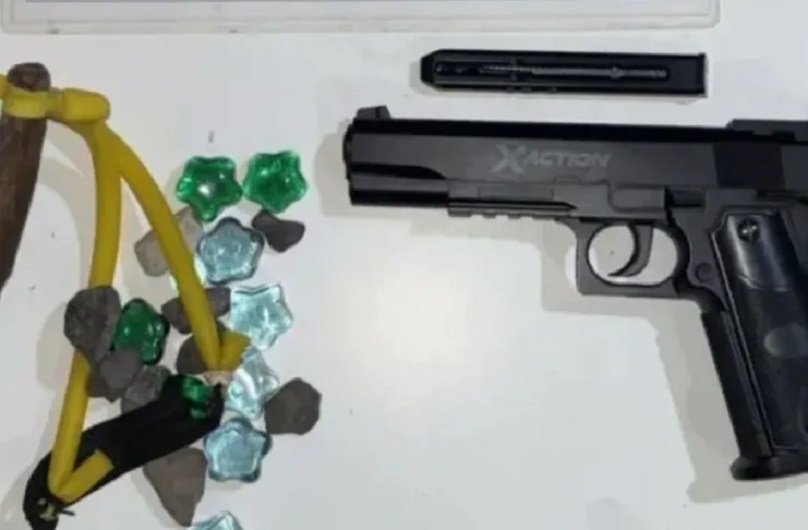 Hallaron armas en una escuela de Reconquista ¿qué hizo la policía?