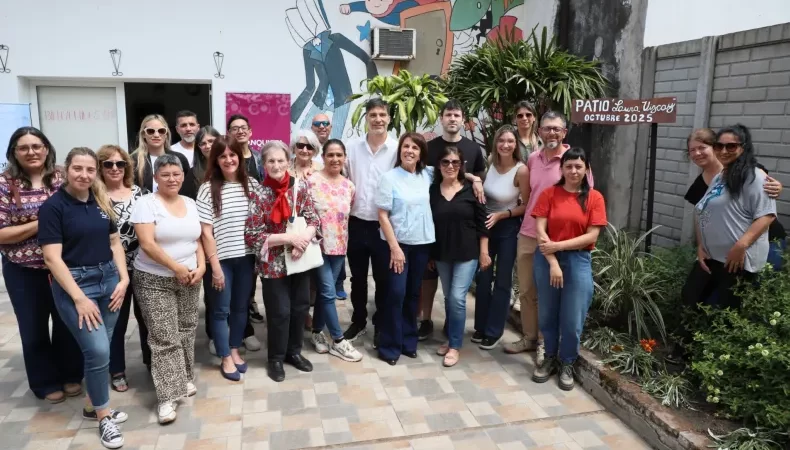 Reconquista homenajeó a Laura Vizcay e impuso su nombre al patio de la Biblioteca Popular