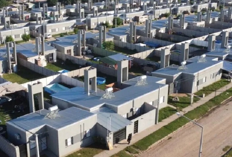 La provincia inaugura 15 viviendas sociales en Villa Ocampo