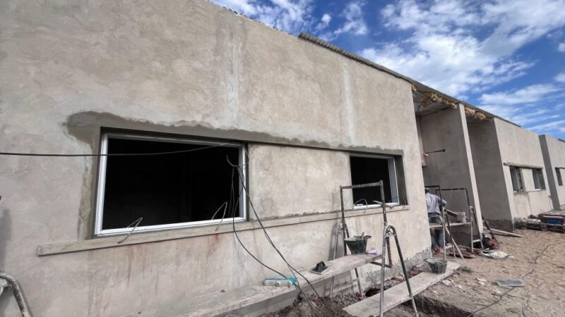 Romang avanza con la construcción del plan de 12 viviendas en Barrio Hospital