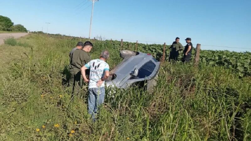 Florencia: volcó una automovilista al Oeste de la Ruta Nacional 11