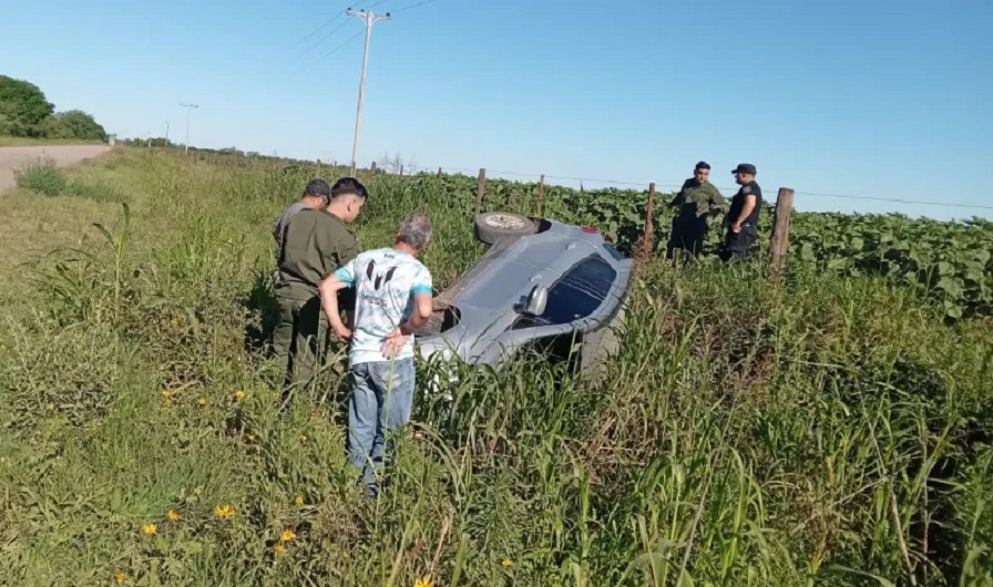 Florencia: volcó una automovilista al Oeste de la Ruta Nacional 11