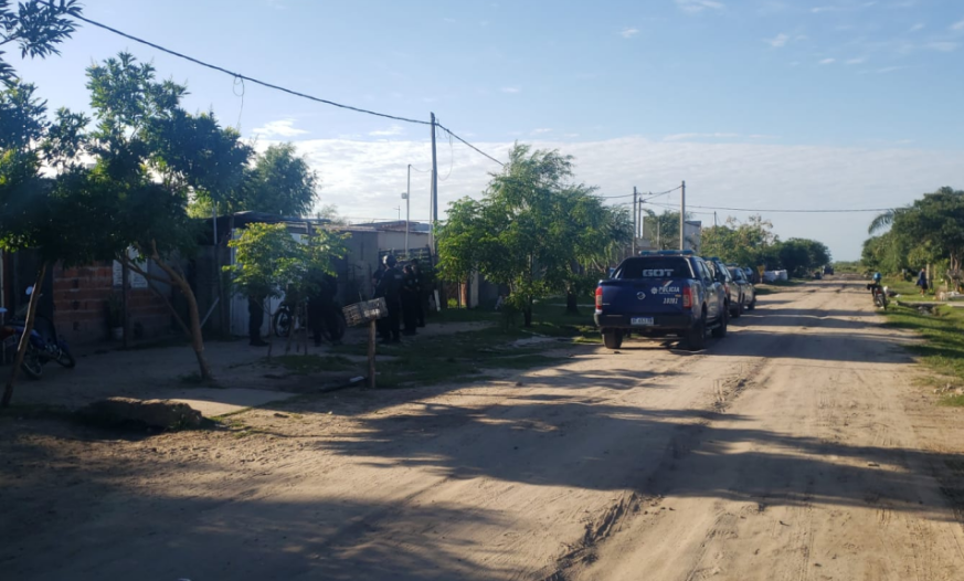 La policía buscó armas de fuego en loteo Belén de Reconquista