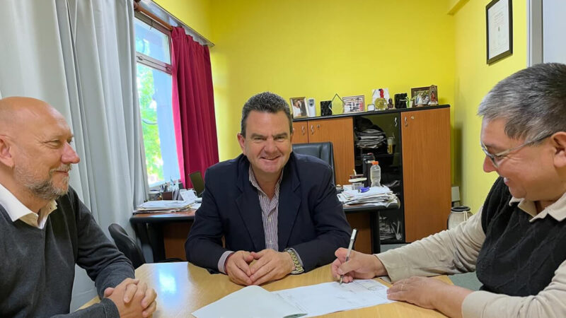 Spontón entregó aportes para realizar tareas en el templo evangélico de Malabrigo