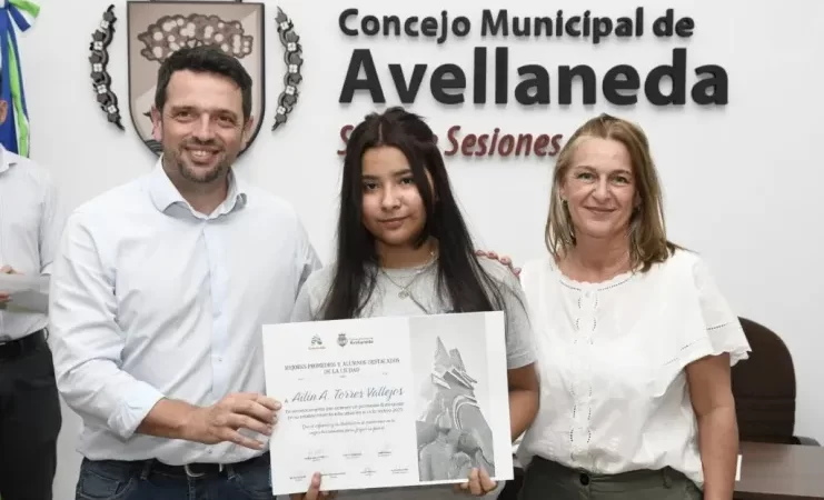 Avellaneda reconoció a los alumnos destacados y mejores promedios del ciclo lectivo 2025