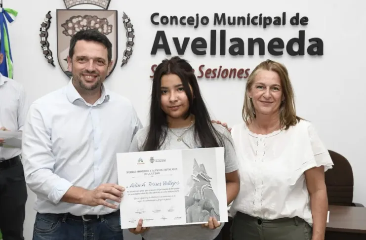 Avellaneda reconoció a los alumnos destacados y mejores promedios del ciclo lectivo 2025