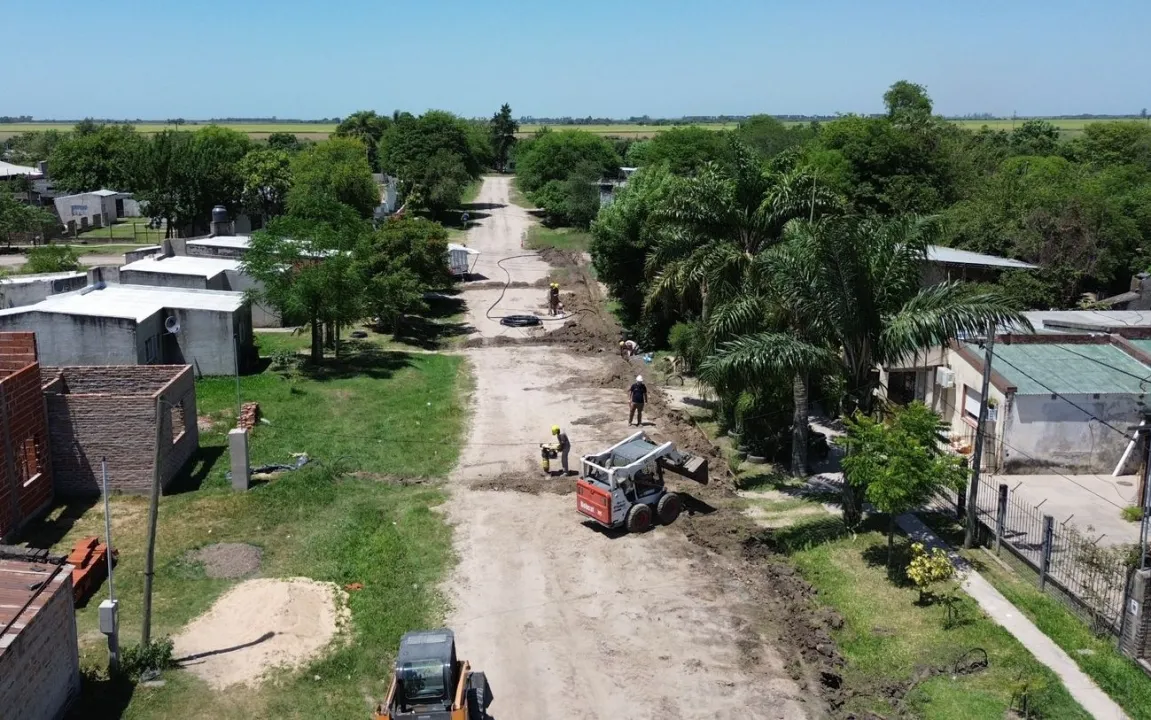 La provincia avanza con la ampliación de la red de agua potable en Florencia