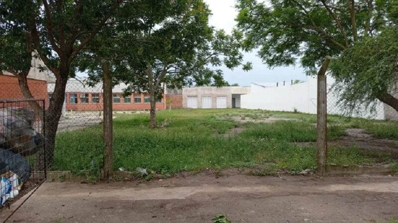 Robaron el tejido perimetral de una escuela en Reconquista