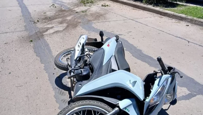 Murió un adolescente luego de caer de la moto en Villa Ocampo