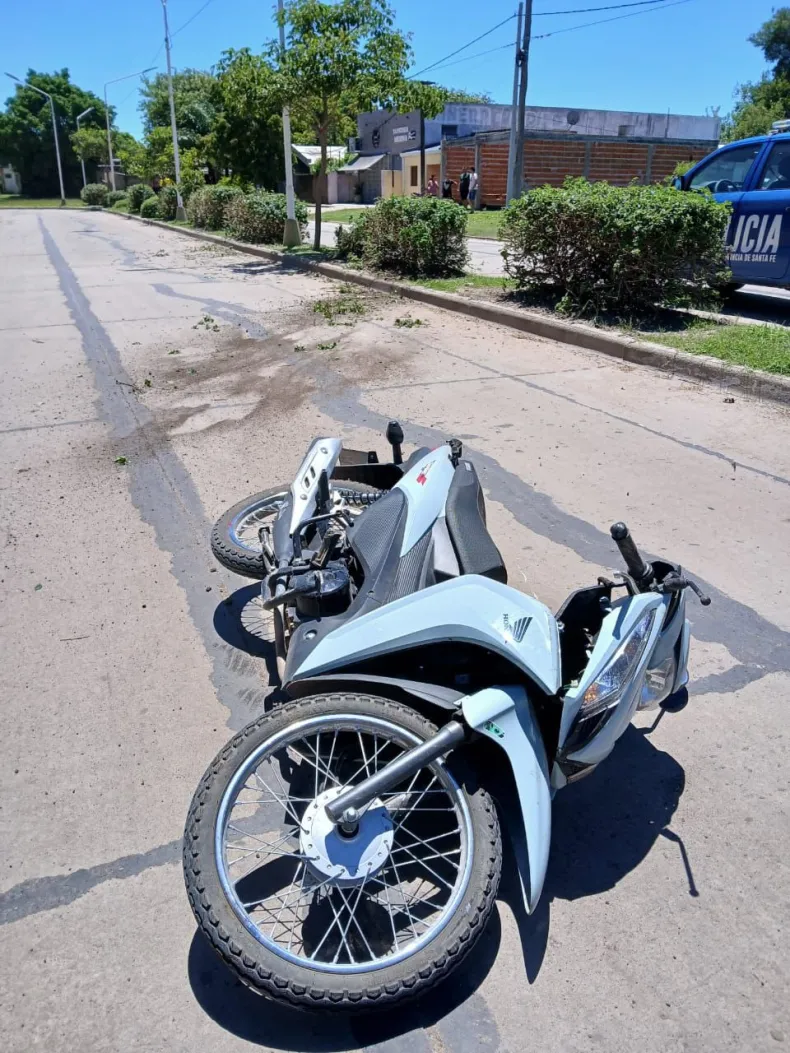 Murió un adolescente luego de caer de la moto en Villa Ocampo