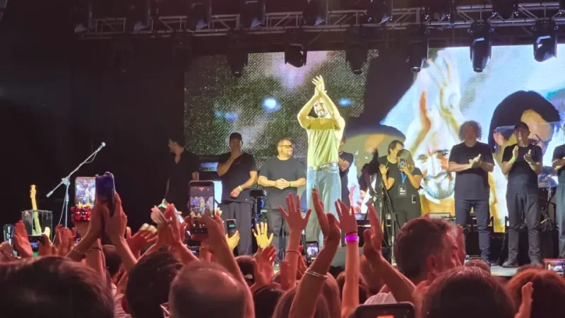 Abel Pintos volvió a emocionar al público de Reconquista con sus canciones ¿Cuándo se hace el próximo recital?