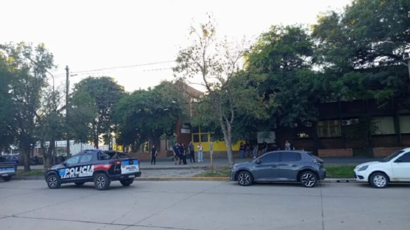 Un alumno mató a otro tras un ataque a tiros en una escuela de San Cristóbal