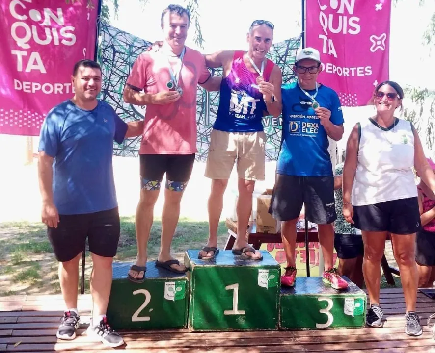 Más de 120 nadadores participaron del encuentro de Aguas Abiertas
