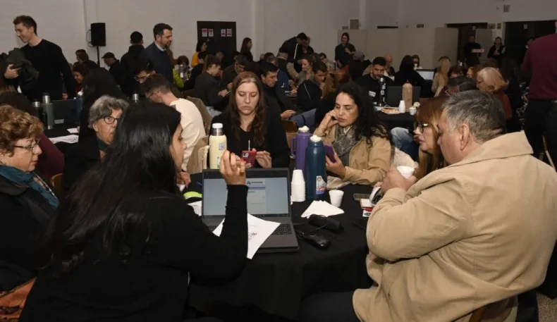 Avellaneda convoca al sector comercial, de servicios y turístico para proyectar el futuro
