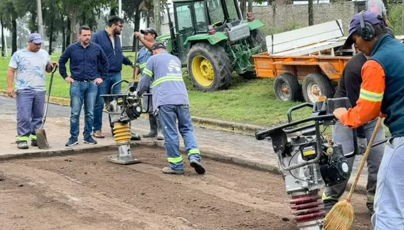 Avellaneda avanza con el sellado de fisuras y bacheo en arterias