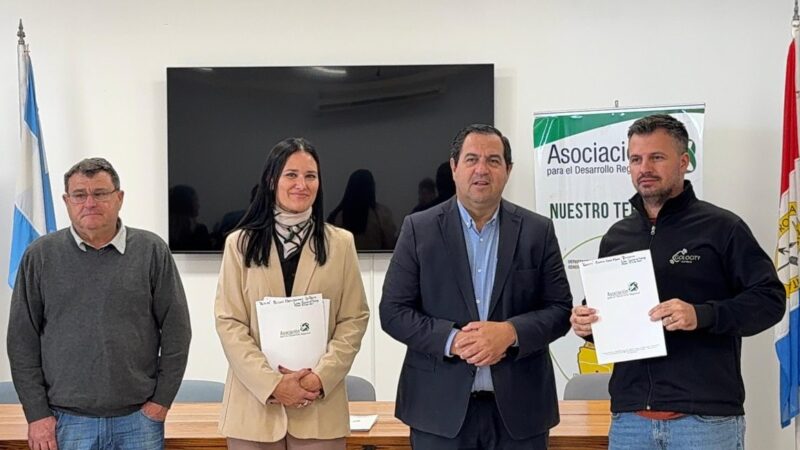 La Asociación para el Desarrollo Regional entregó créditos a comerciantes del Norte de Santa Fe