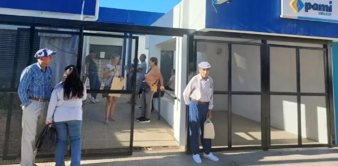 Jubilados de la Cuña Boscosa denuncian abandono en PAMI Vera ¿Qué respondió Milei?