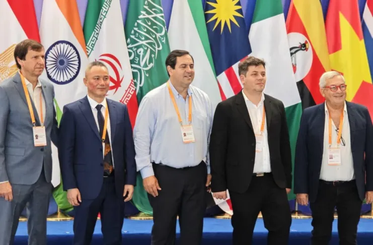 Vallejos presentó proyectos estratégicos de Reconquista en el Foro BRICS 2026 en China