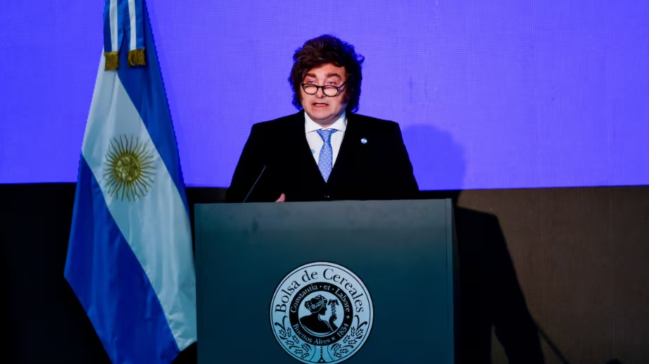 Milei anunció la baja de retenciones al trigo, a la cebada y a la soja
