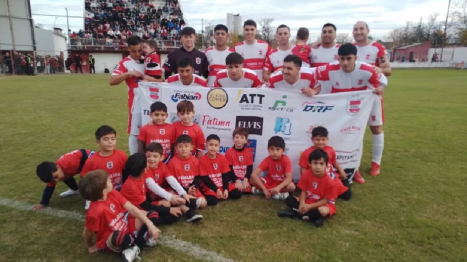 Fútbol: El Club Barrio Norte goleó 5 a 0 a Platense en busca del copa regional