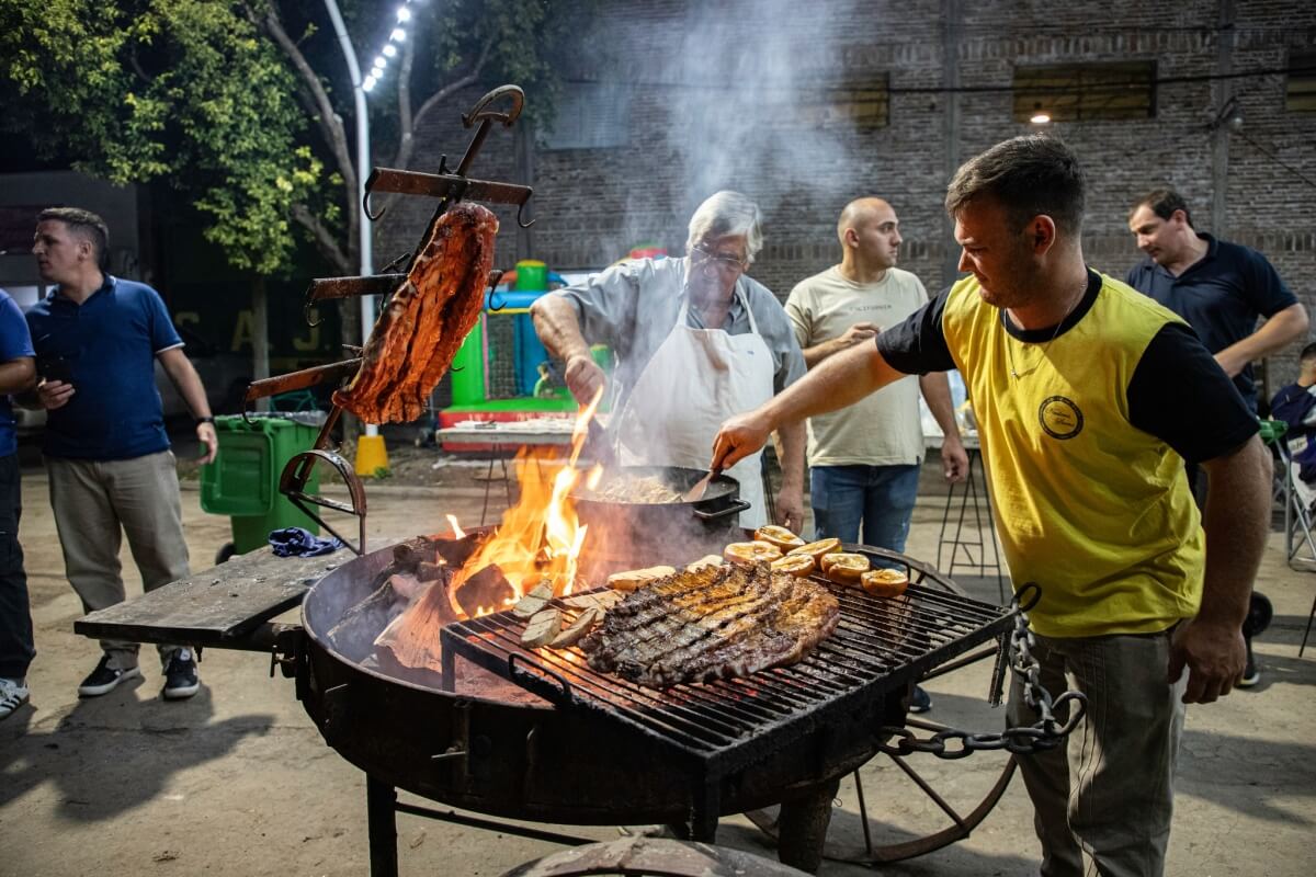Malabrigo realiza esta noche una nueva edición de la Peña de apicultores